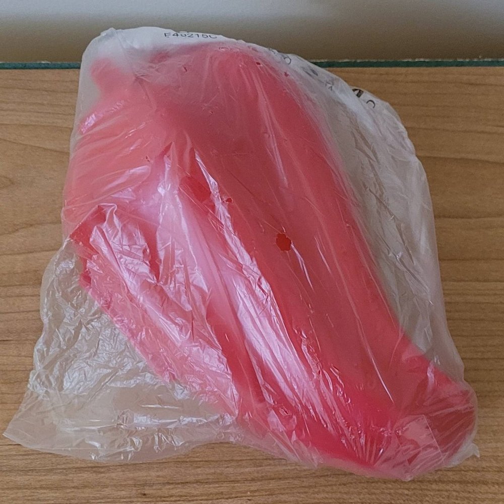 Tupperware Pepper Keeper - Picture 2 of 2